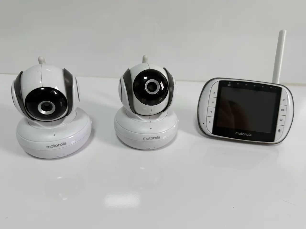 Baba eletrônica com 2 câmeras motorola 