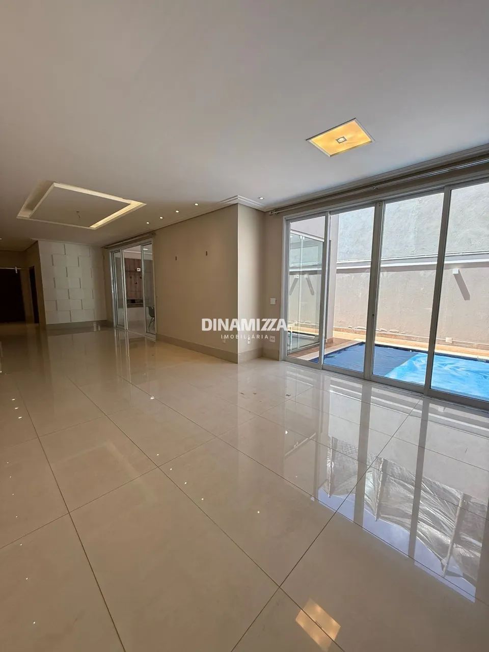 Casa a venda Cond. Damha II com 04 suítes e 300m² de construção - Foto 2