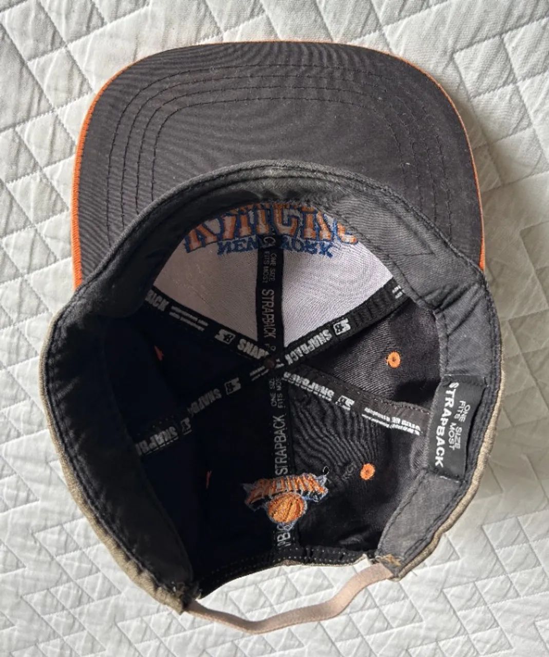 BONÉ KNICKS NEW YORK, STRAPBACK, ONE SIZE FITS MOST ABA RETA,  - Foto 5