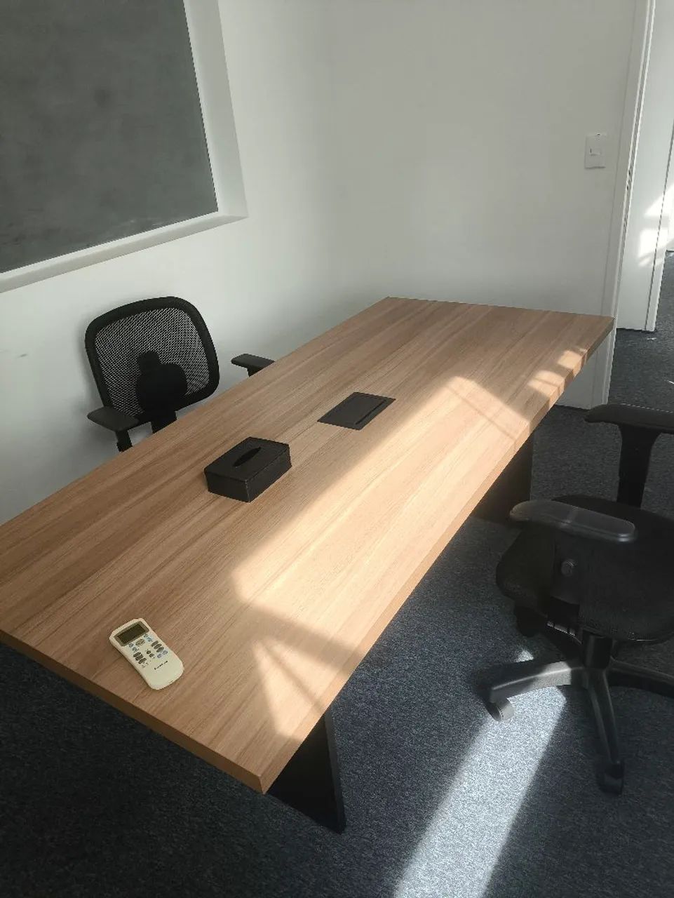 Mesa de Reunião Diretor Executiva c/ Caixa de Conectividade - Perfeito Estado!