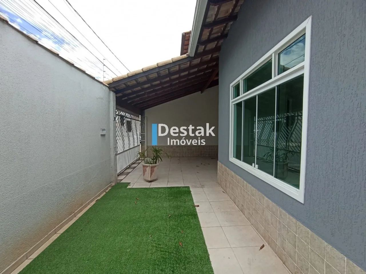 CASA LINEAR NO BAIRRO AERO CLUBE COM 3 QUARTOS SENDO 1 SUÍTE - Foto 3