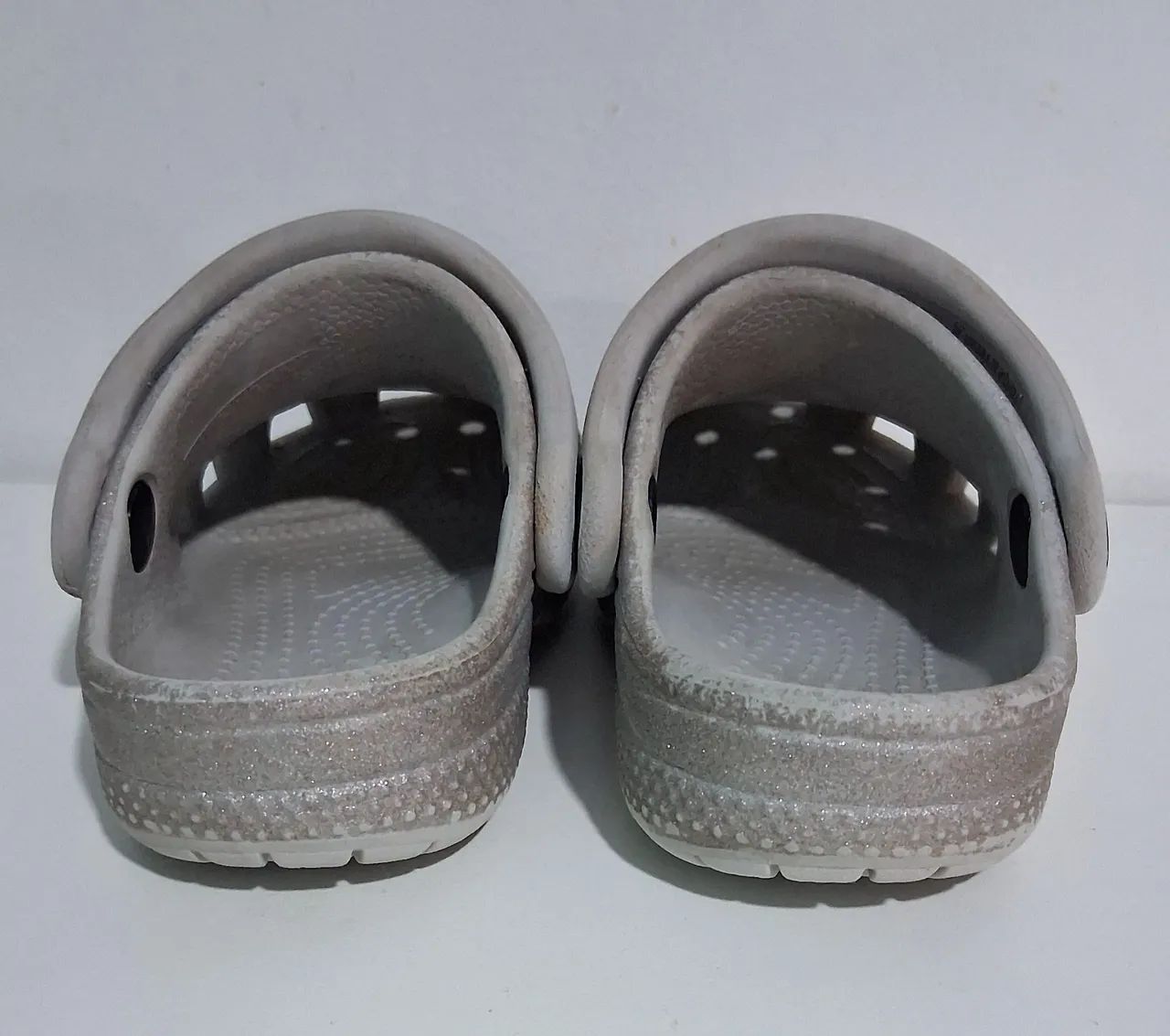 Crocs classic glitter clog infantil silver - Cinza - Foto 3