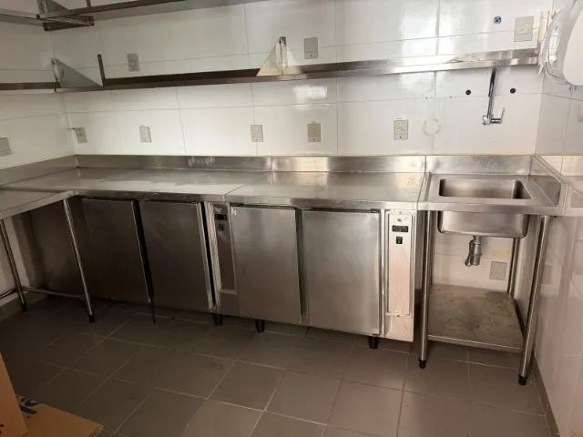 Bancada Refrigerada, Bancadas com Cubas, Prateleiras em INOX 304 - Foto 2