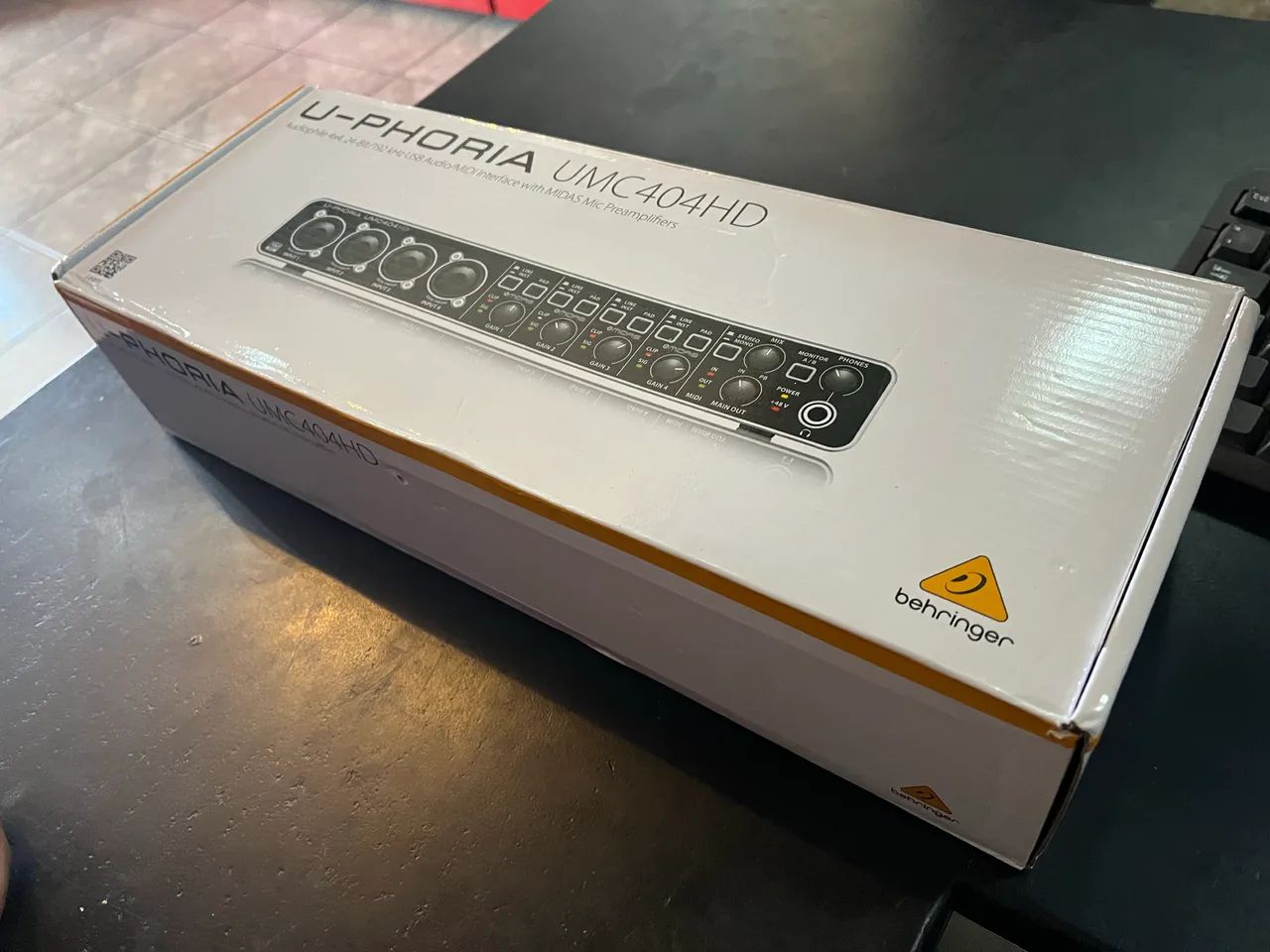 Interface de áudio Behringer u-0horia umc404hd