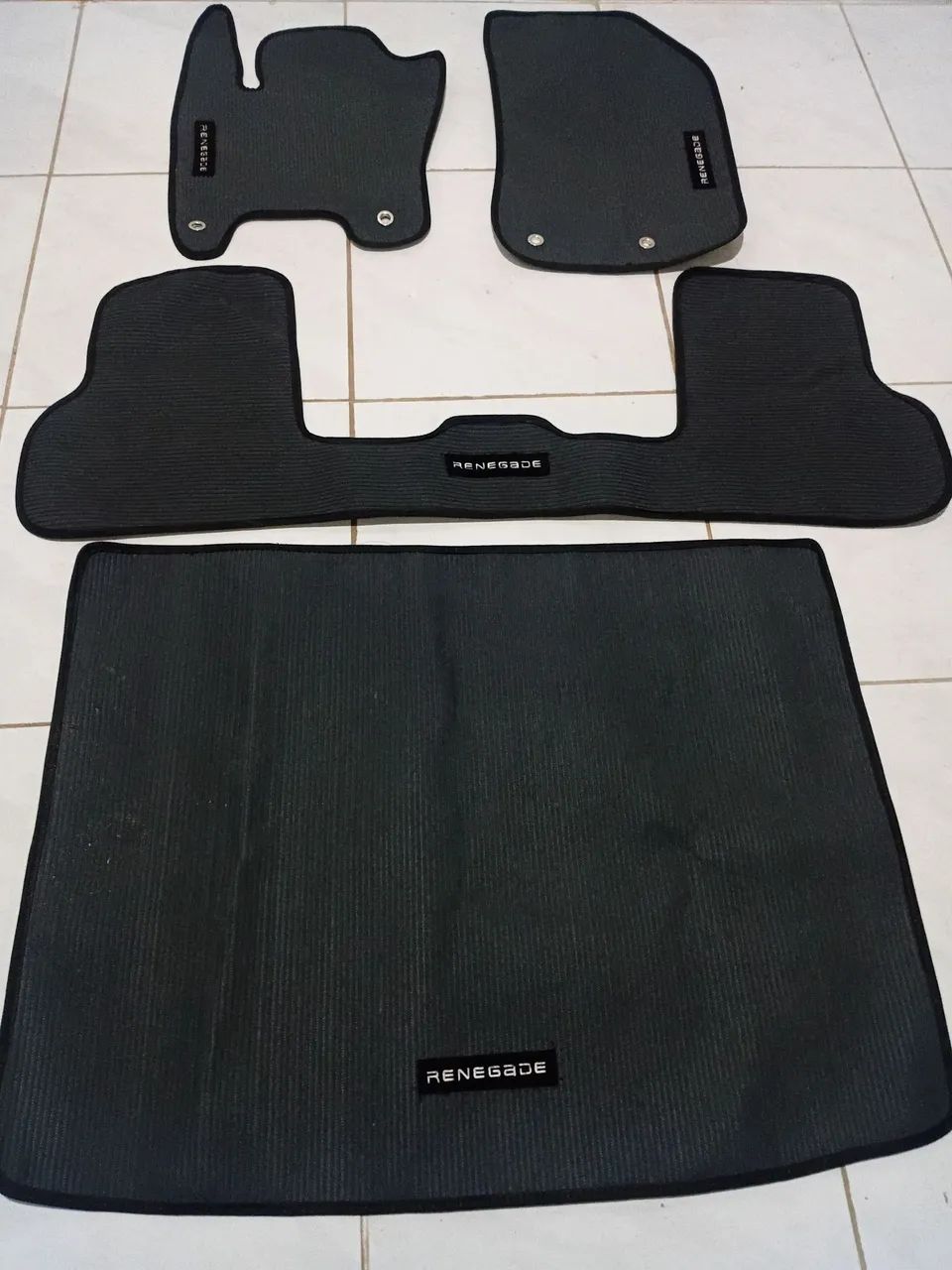 KITS  DE TAPETES EMBORRACHADO = CRETA  HYUNDAI  / JEEP RENEGADE.  - Foto 4
