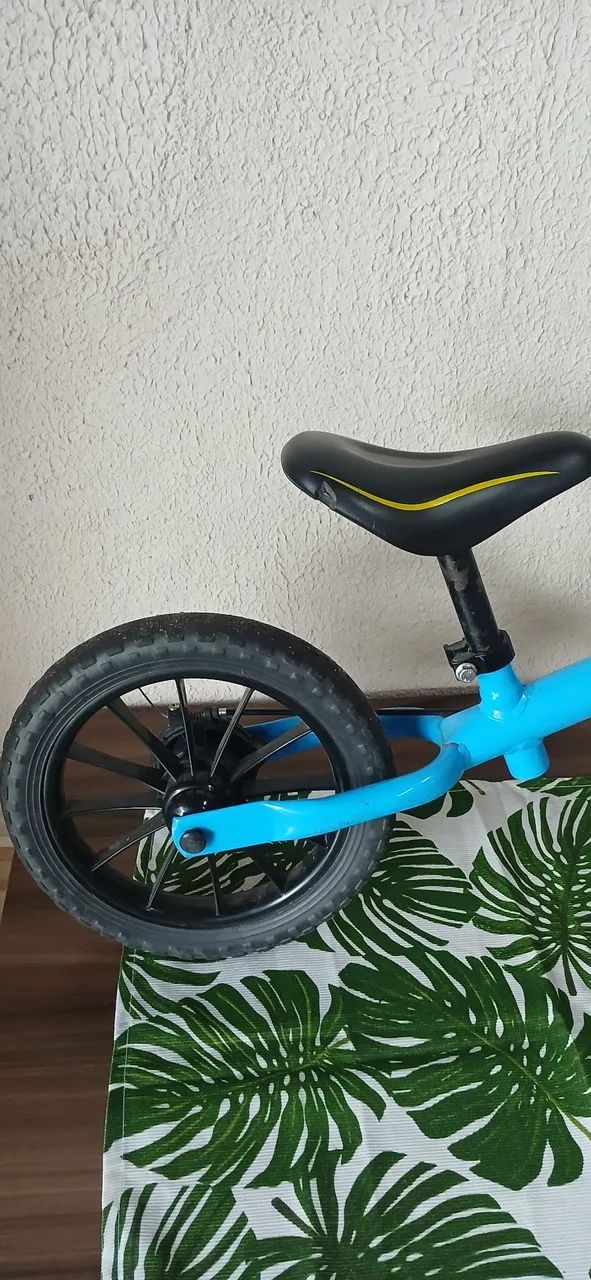Vendo bicicleta infantil aro 12 - Foto 4
