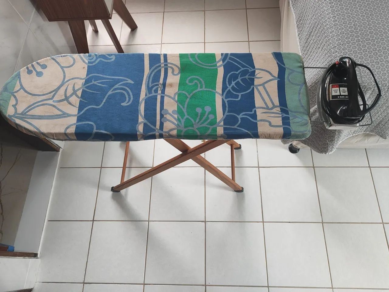 Vendo mesa e ferro de passar