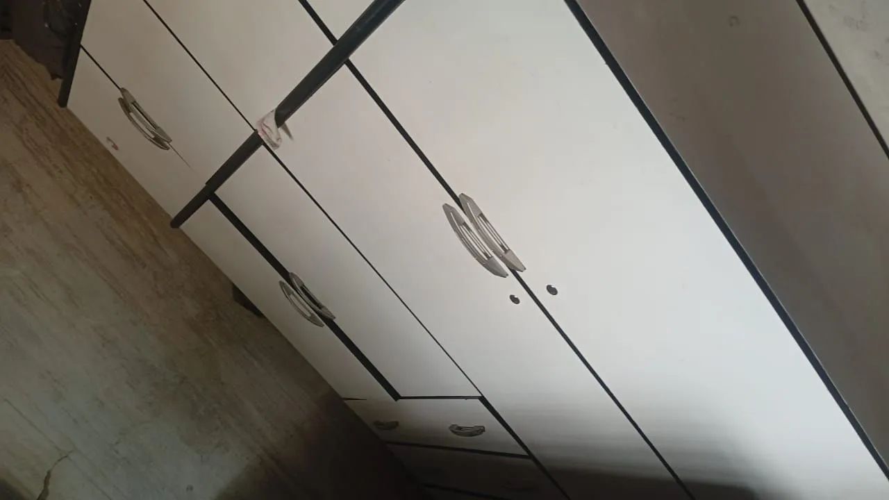 Cama e guarda roupa 