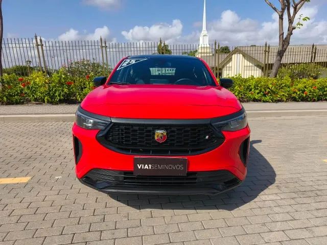 Fiat Fastback Abarth Turbo Flex 1.3 Aut. 2025 - Foto 2