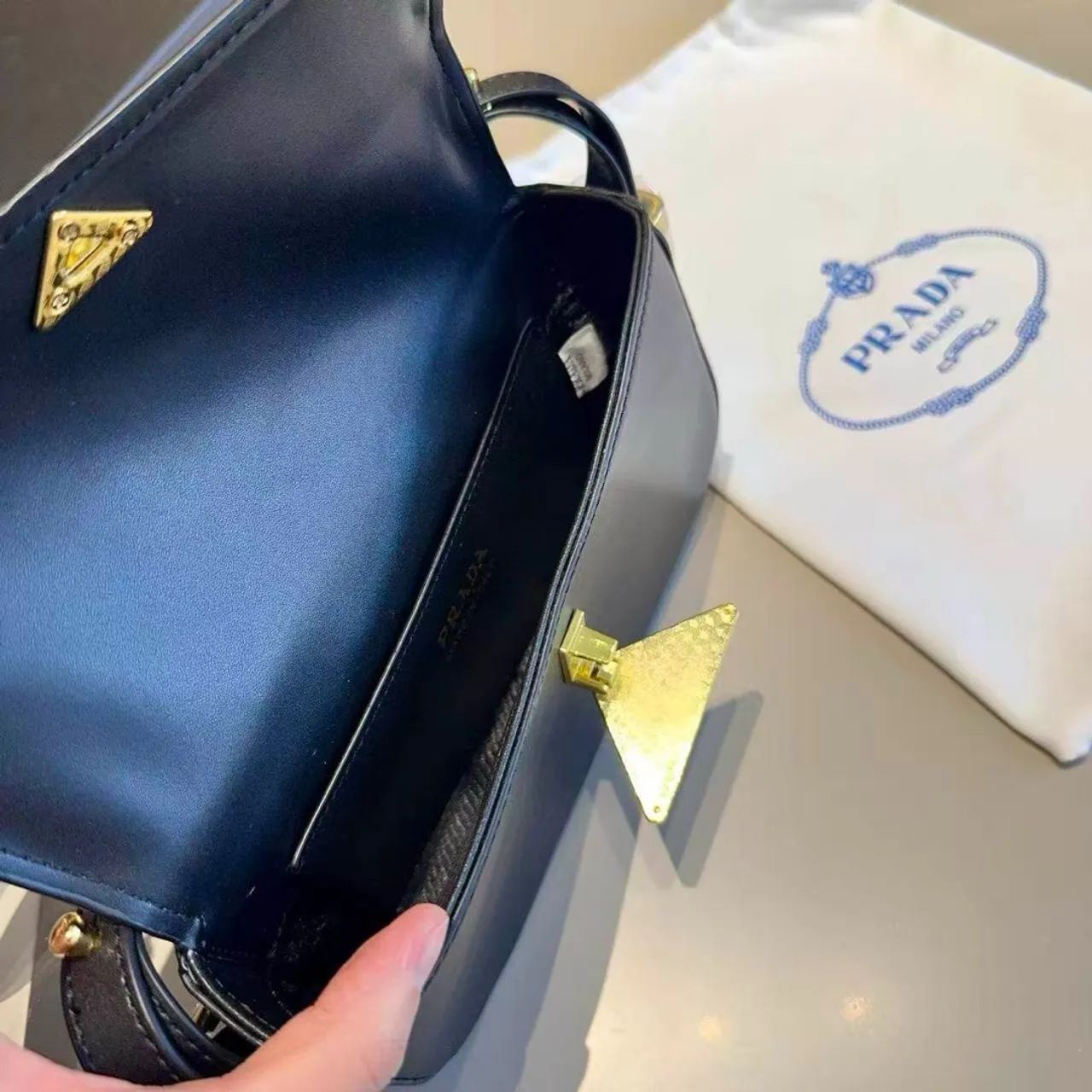 Bolsa Prada nova (linha italiana) - Foto 2