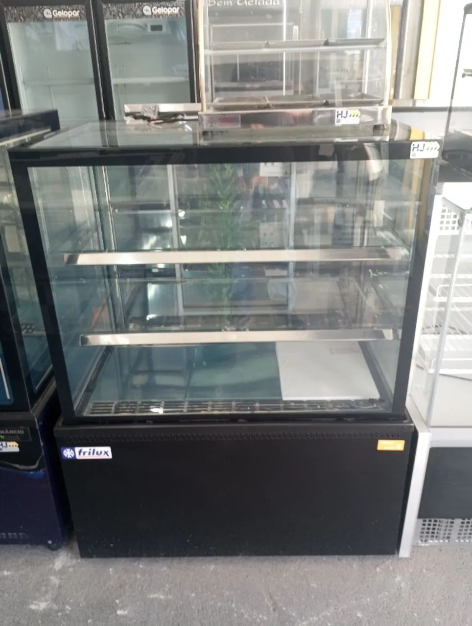 NZ. Vitrine refrigerada 1 metro em vidro Frilux 