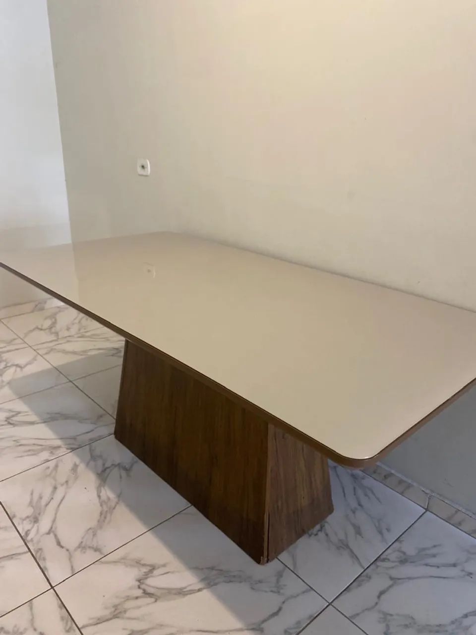 Mesa tampo de vidro e pé madeira - Foto 2
