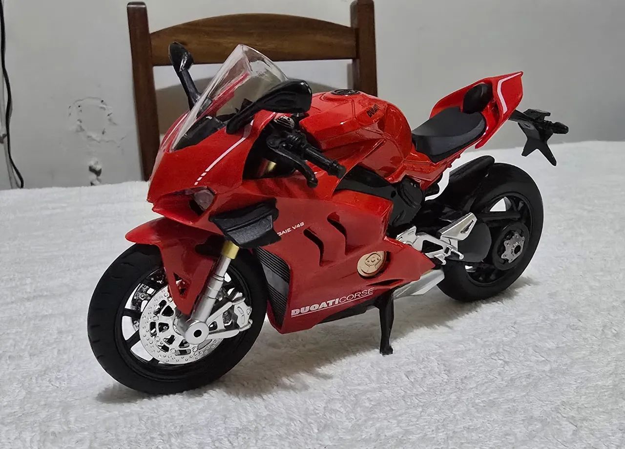 Moto Miniatura Ducati Panigale V4-S vermelha  - Foto 3