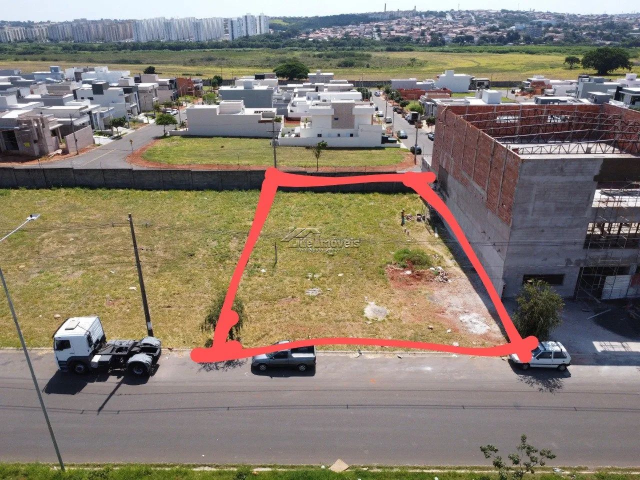 Terreno Comercial Olívio Franchescini 636m²