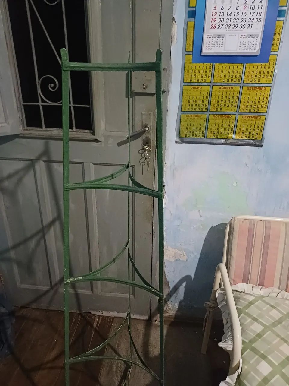 Paneleiro vertical de ferro antigo  - Foto 2