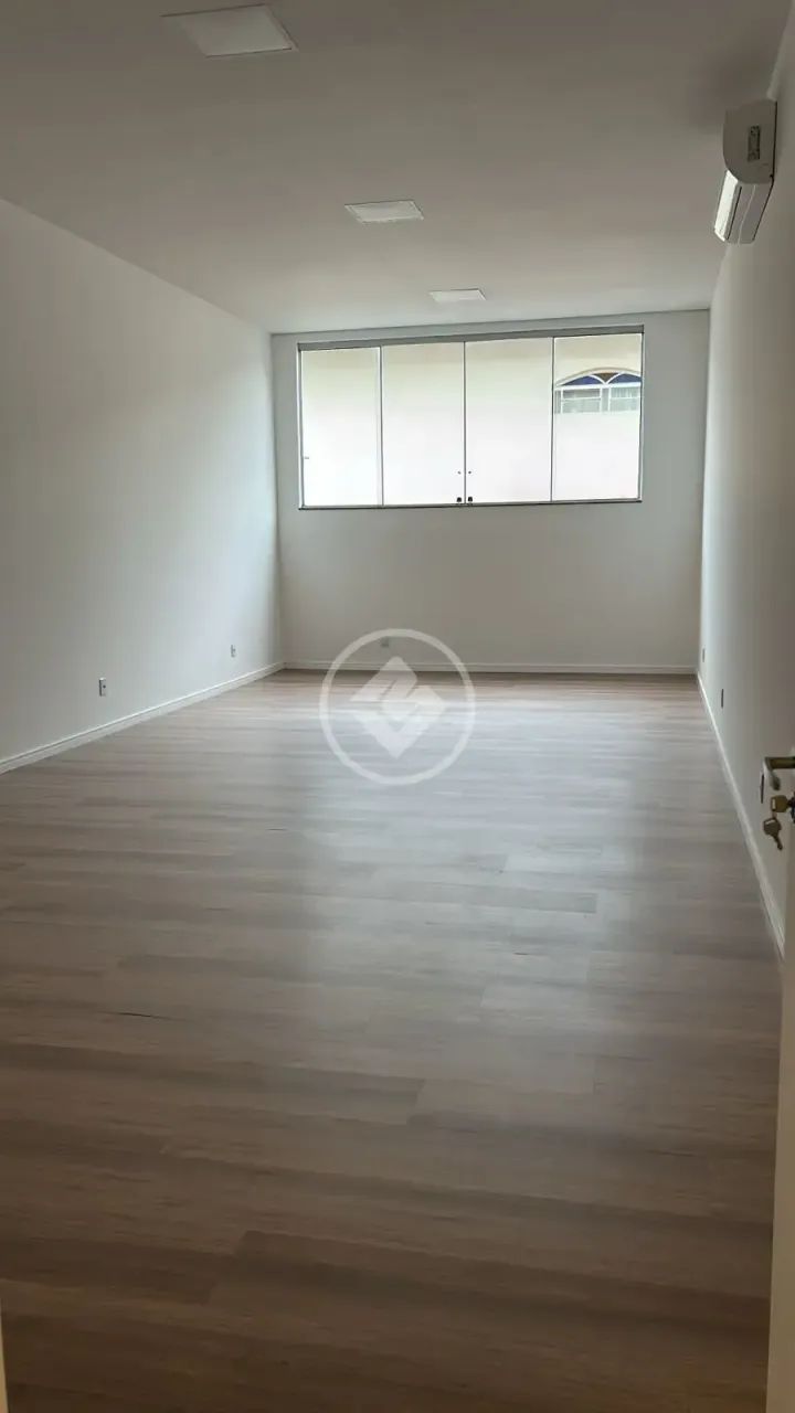 Sala Comercial Estratégica com Estrutura Completa, Estacionamento e Recepção Compartilhada - Foto 4