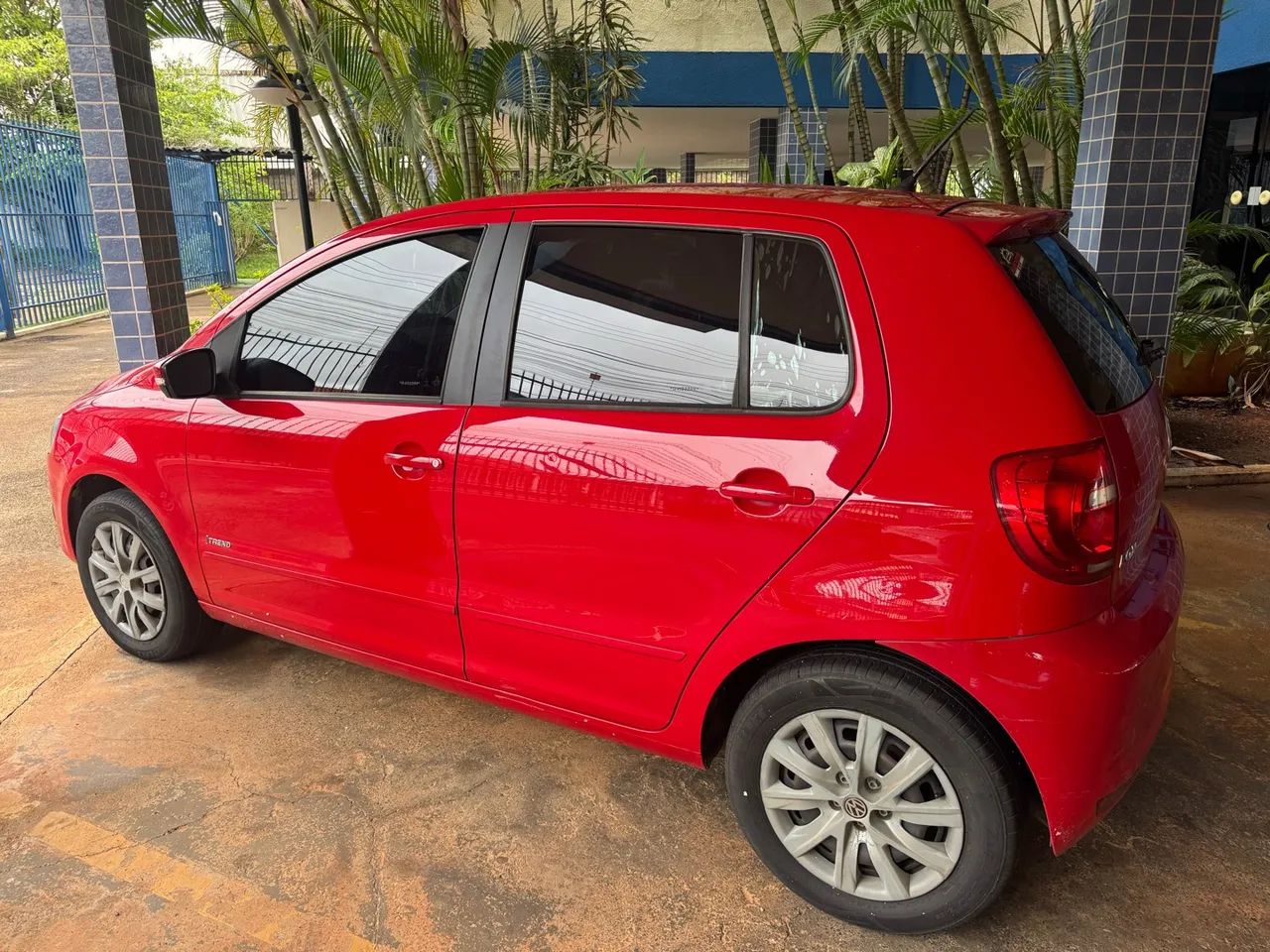Volkswagen Fox Fox 1.0 Mi Total Flex 8V 5p 2013