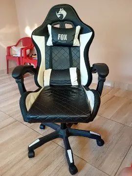 Cadeira gamer semi nova 
