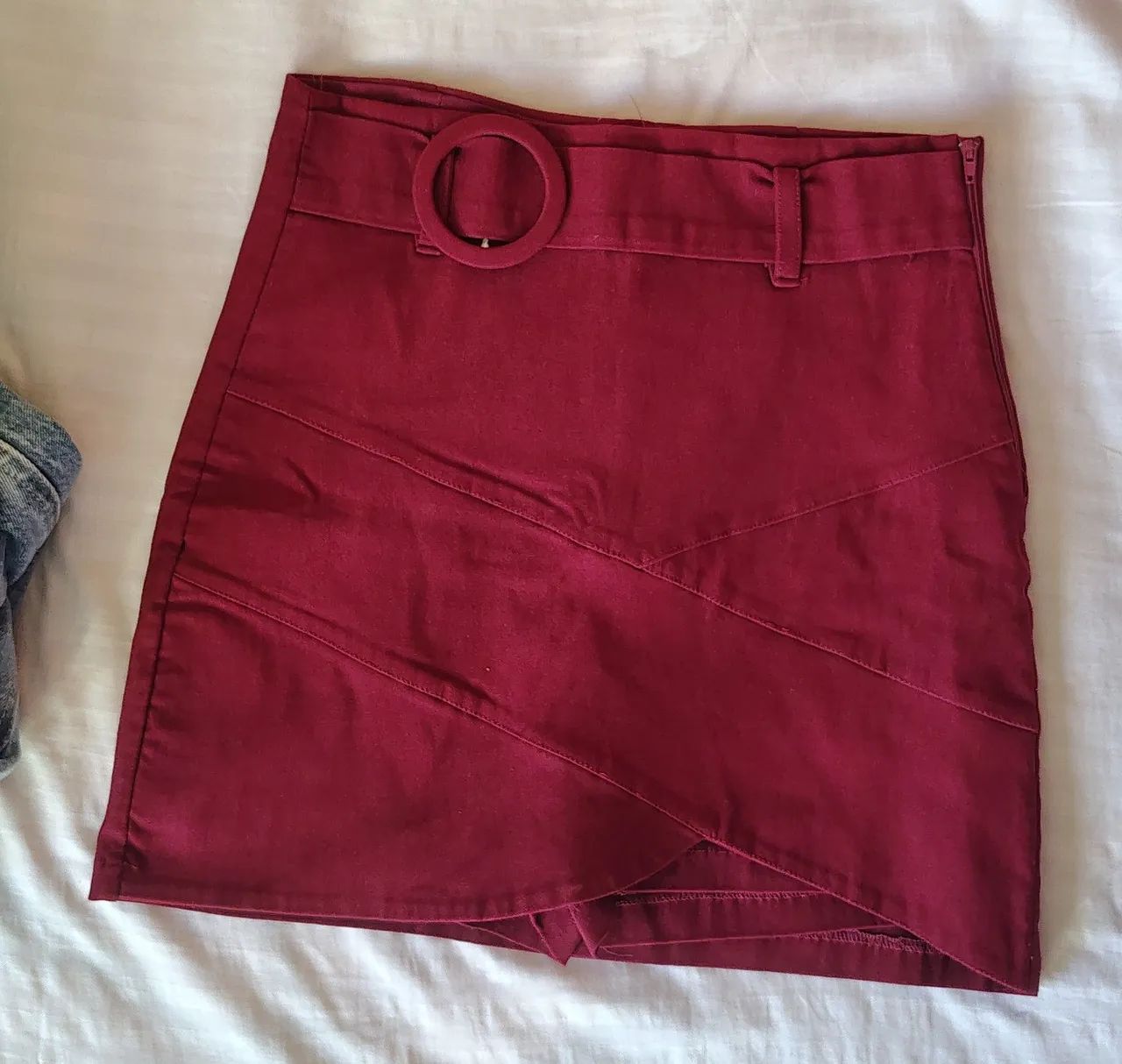 Short Saia Alfaiataria Vinho com Cinto - Tamanho M (Perfeito Estado)