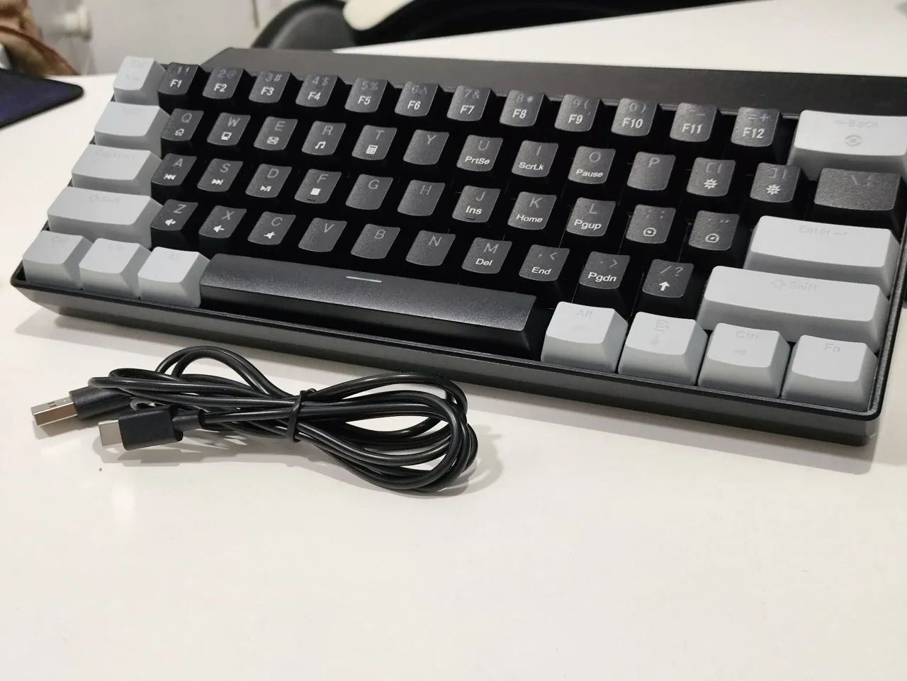 Teclado mecânico 60% switch azul RGB  - Foto 2