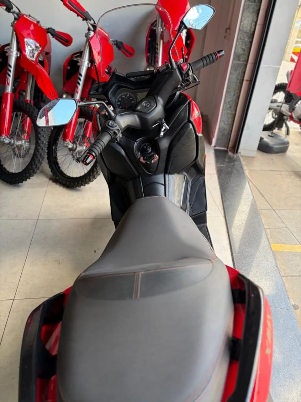 XMAX 250 2023 - Foto 3
