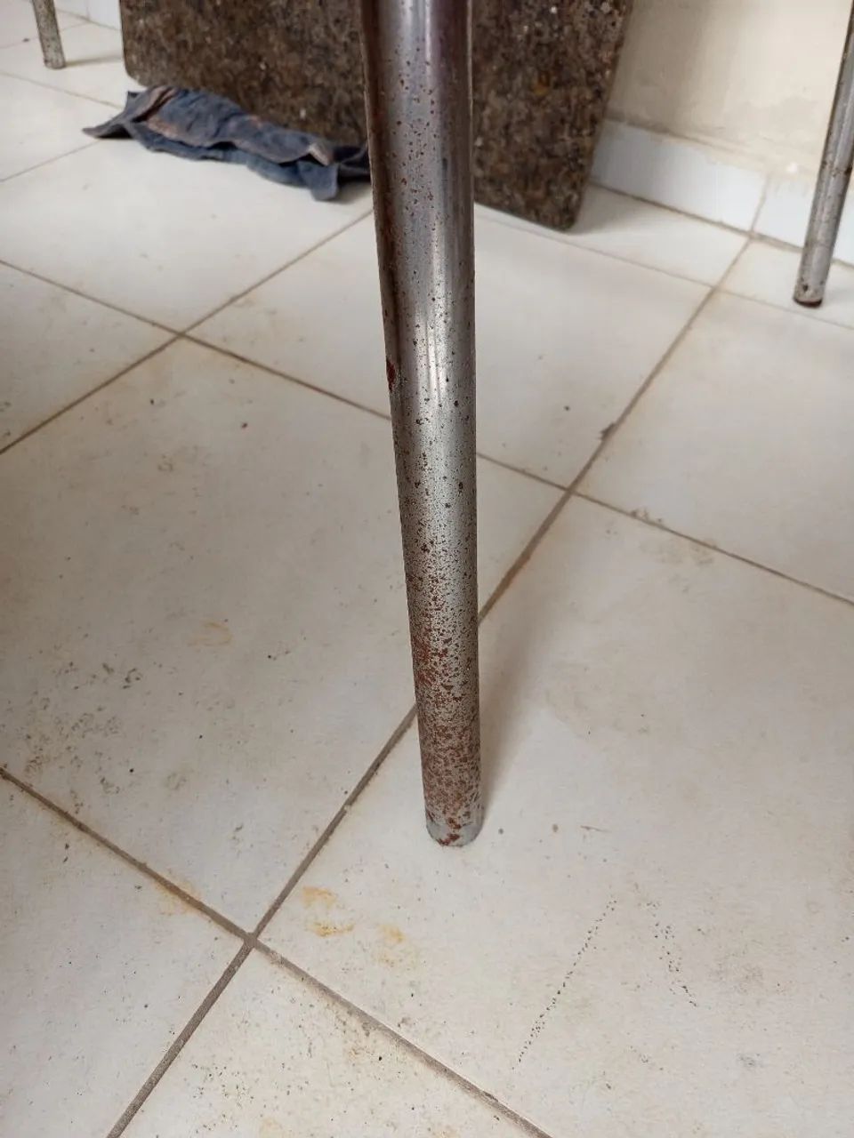 Mesa de mármore de inox de 6 cadeira  - Foto 2