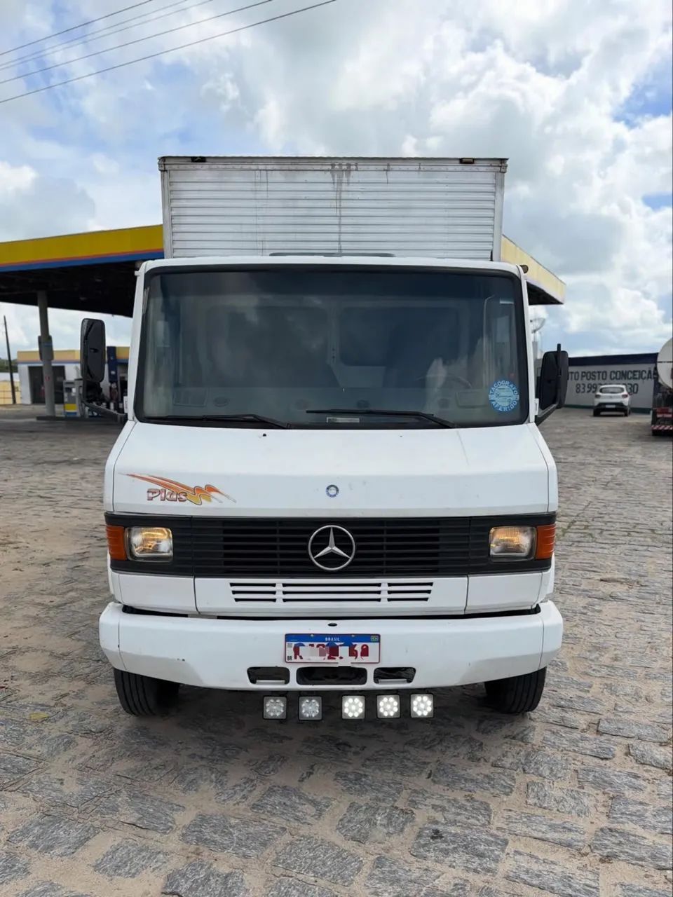 Caminhão MB 710 plus ano 2005 - Foto 2