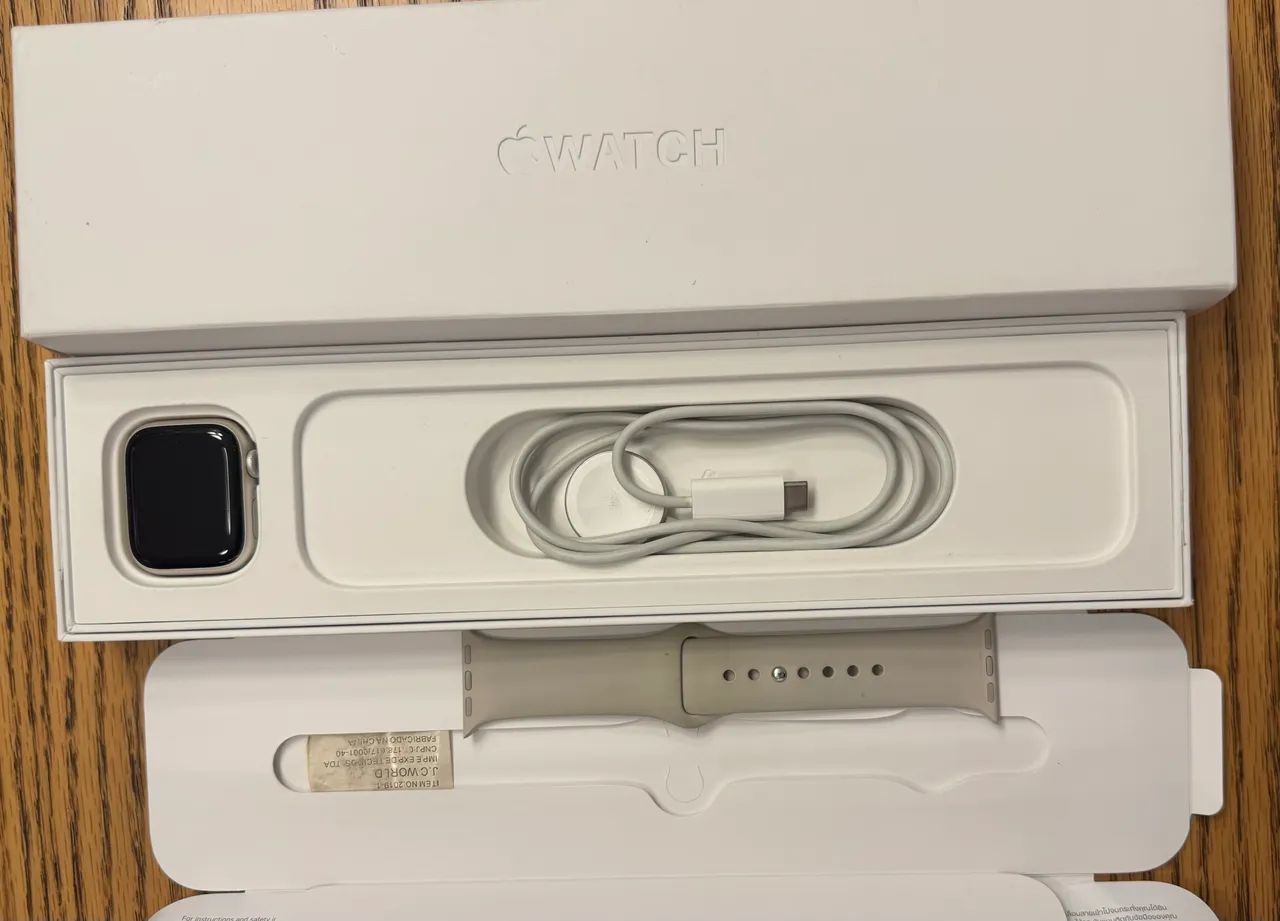 Apple Watch Series 8 GPS 41mm Starlight Completo