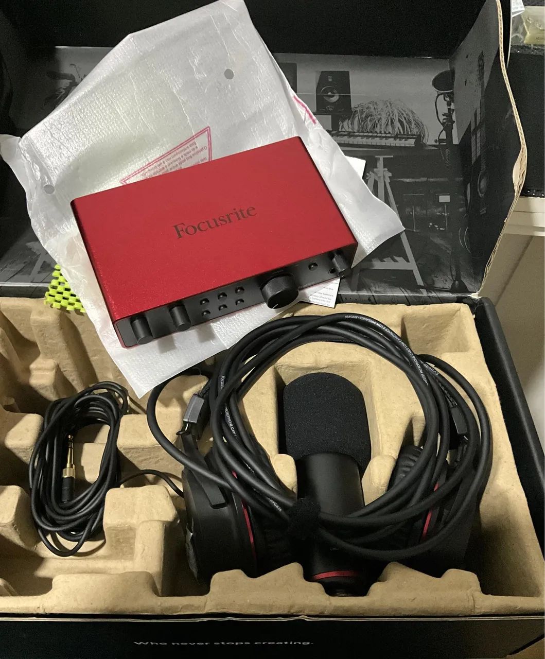 Kit Interface Audio Focusrite Scarlett 2i2 Studio 4th Gen Cor Vermelho - Foto 5