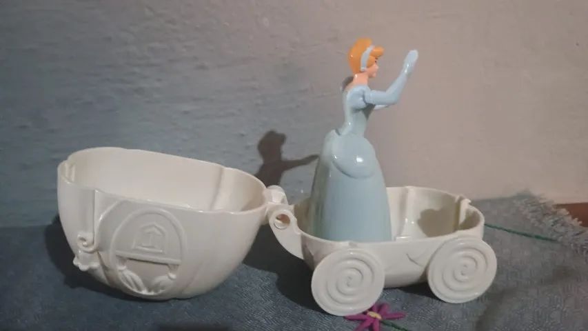 Boneca Princesa Cinderela com Carruagem Disney McDonald's antigo - Foto 3