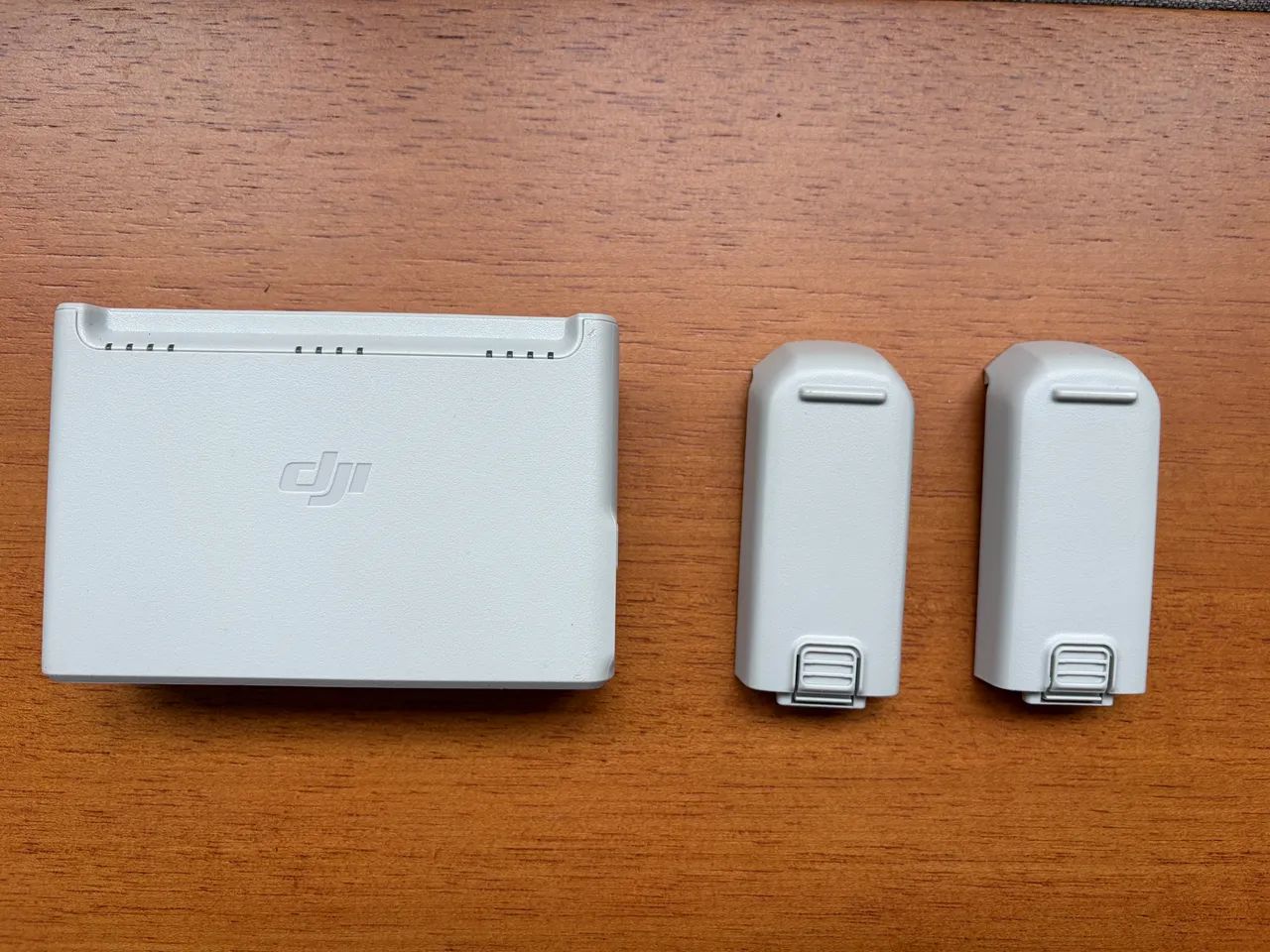 2 baterias + hub DJI Neo