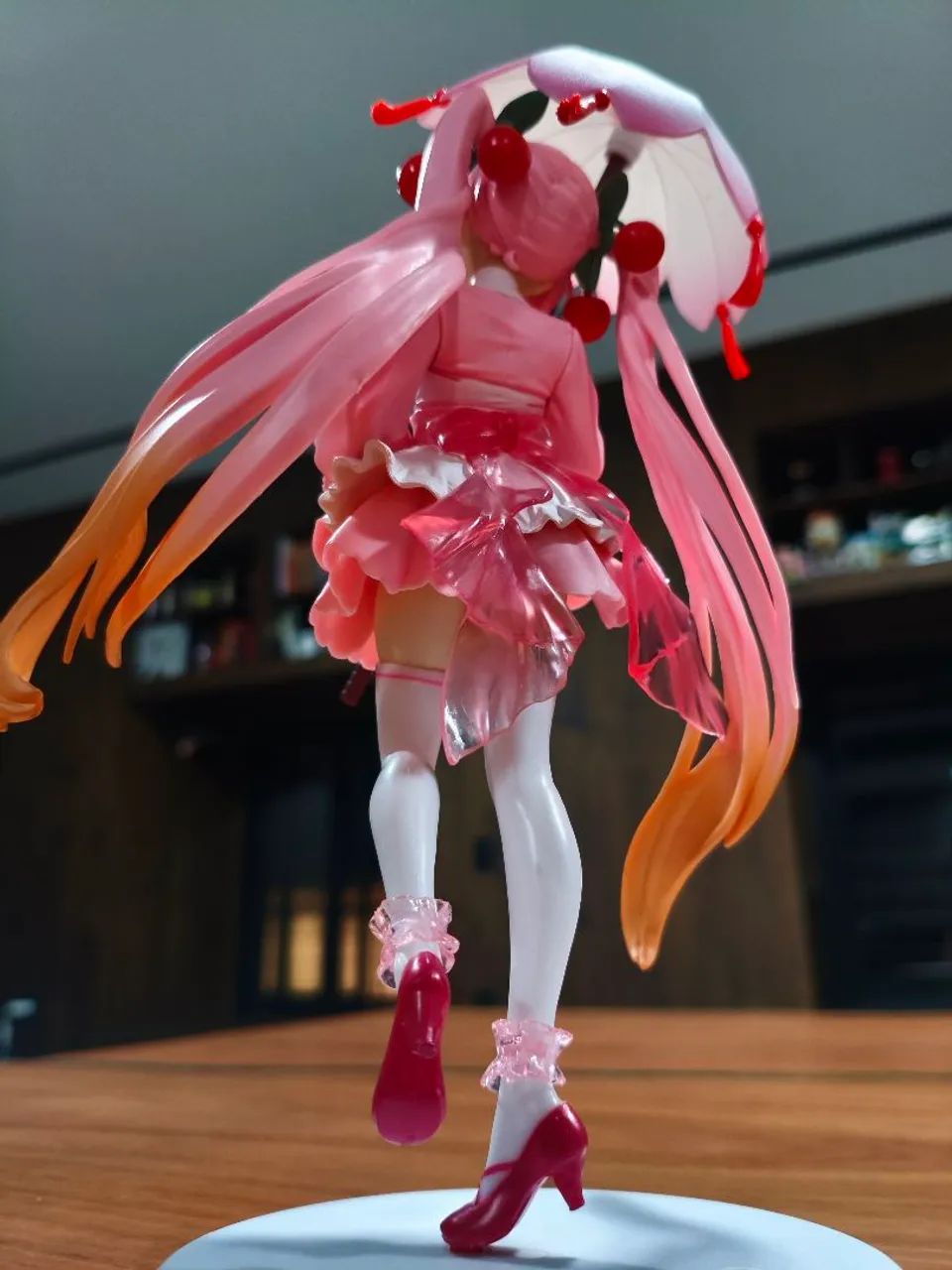 Figura da Sakura Miku com guarda-chuva  - Foto 3