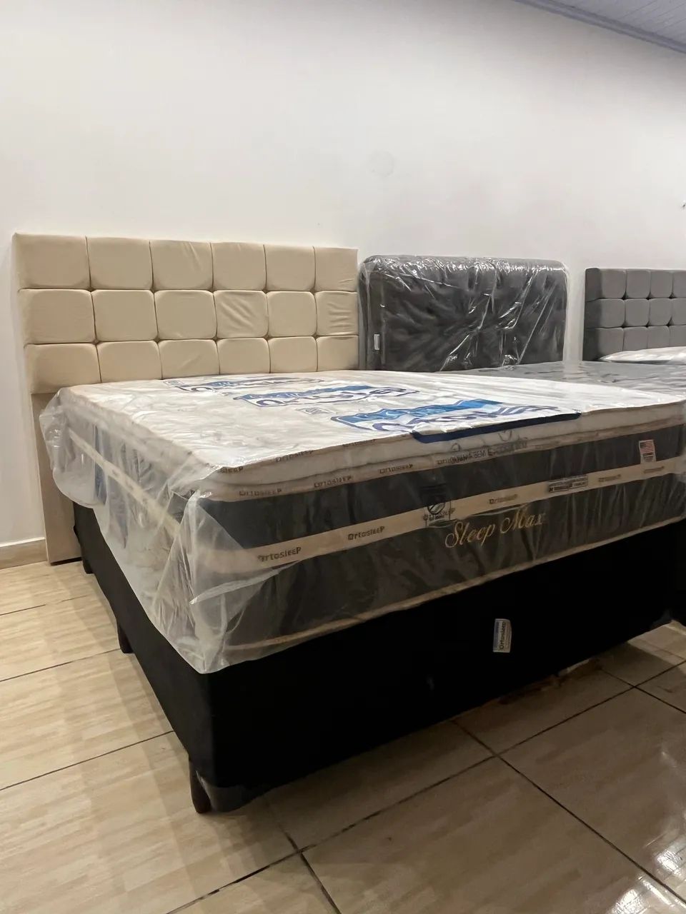 Colchão casal com molas ensacadas individual mais cama box.  - Foto 2