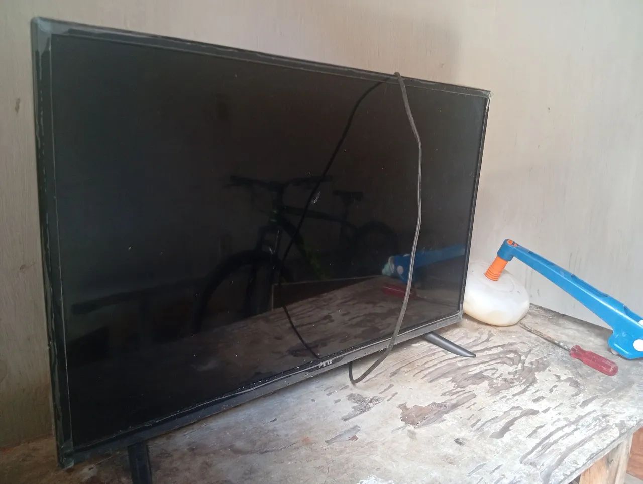Televisão Philco retirada de peças 
