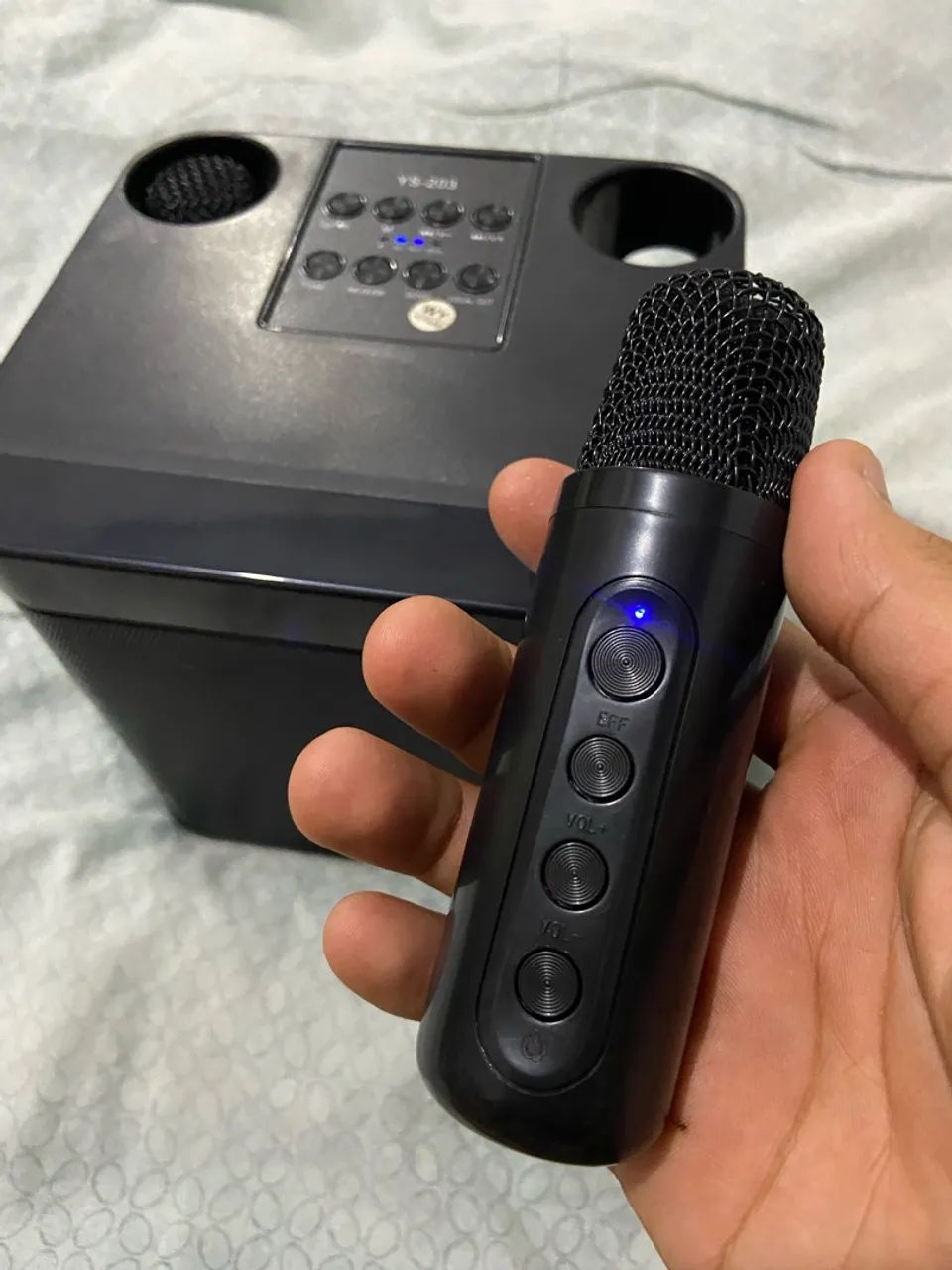 Caixinha Karaokê Bluetooth YS-203 com Efeitos de Voz e 2 Microfones - Foto 5