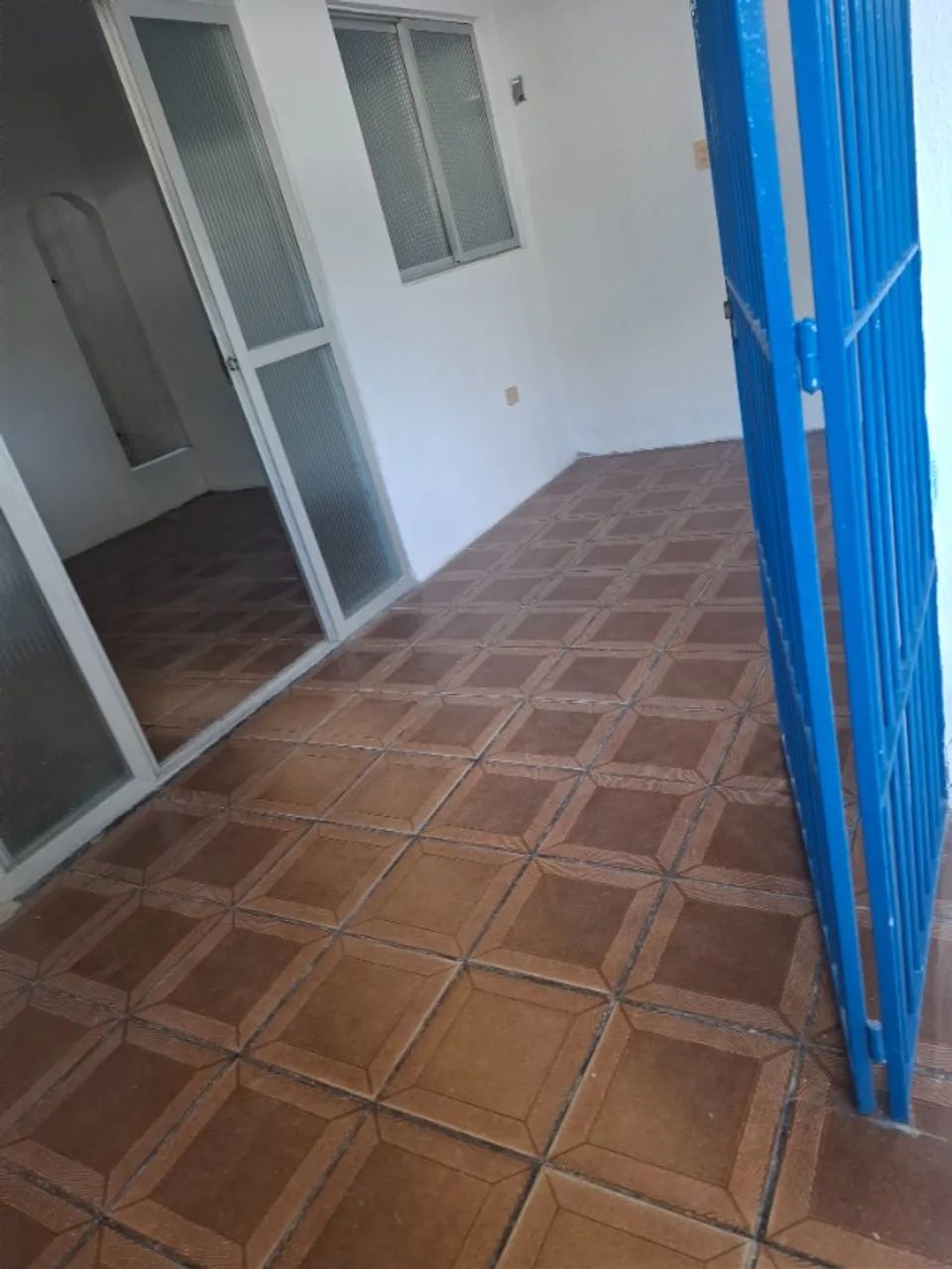 VENDO CASA NO BAIRRO DE SANTO AMARO - Foto 3
