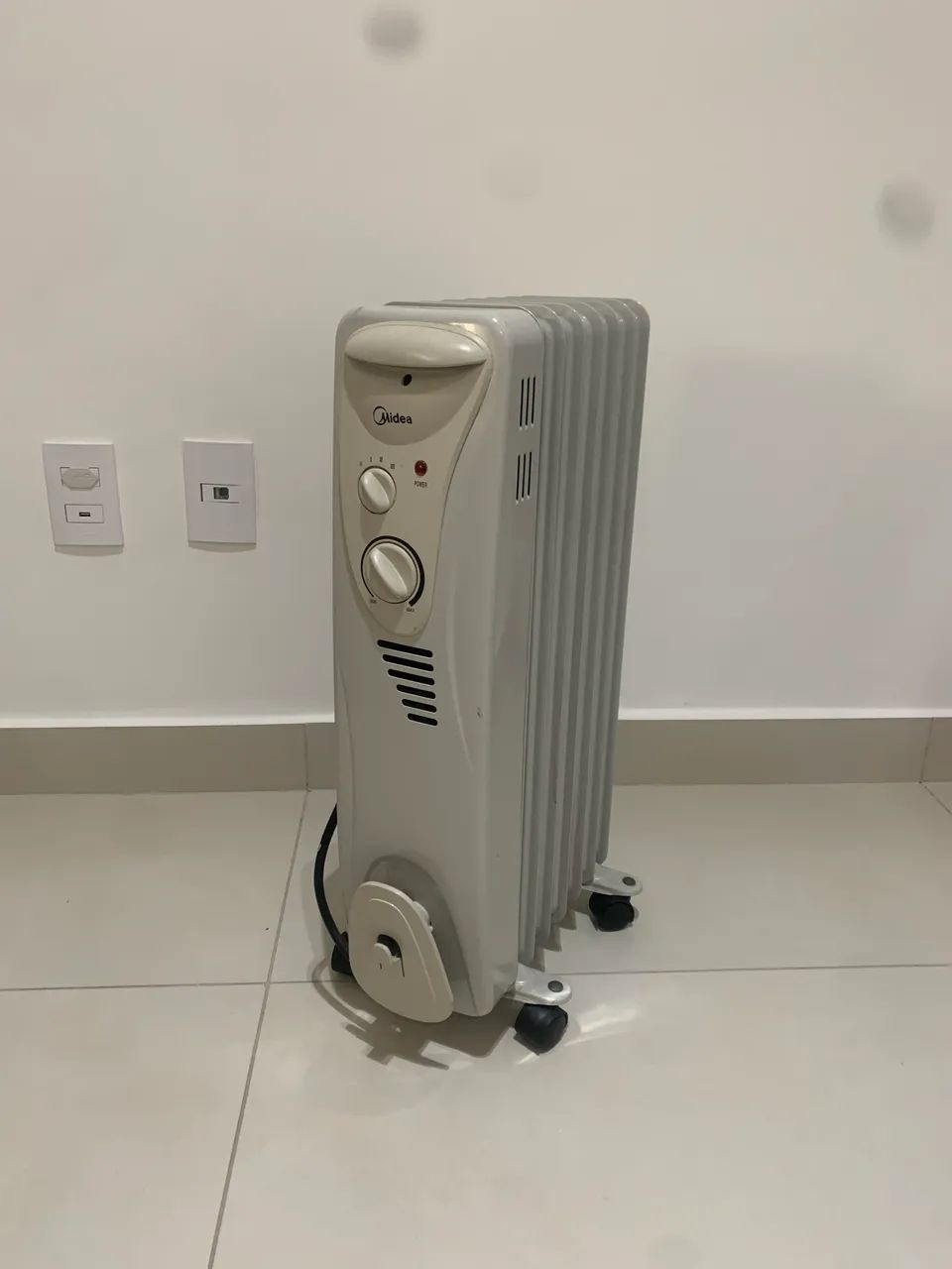 Aquecedor Elétrico a Óleo Midea 127V - Foto 2