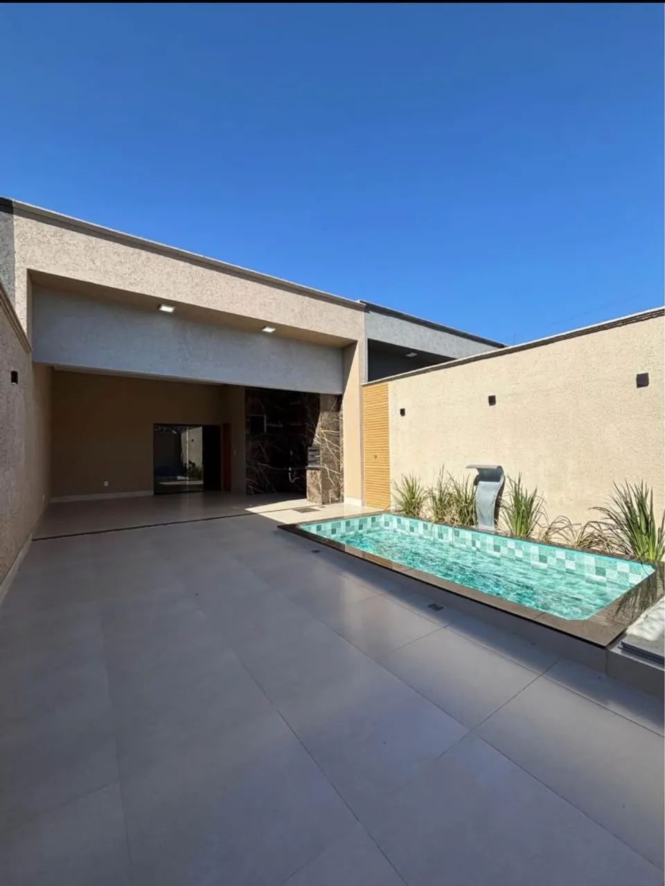 Vende-se Casa com piscina 