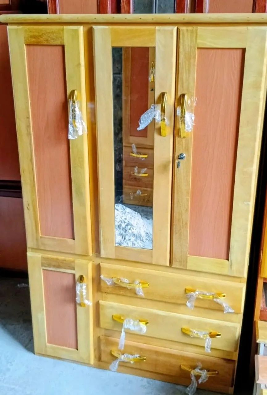 Guarda roupa de 3 portas novo . - Foto 3