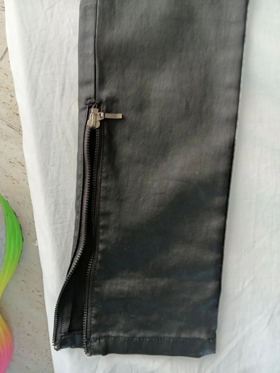Calça da brooksfield preta,acetinada. - Foto 2