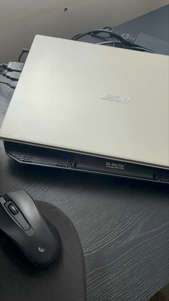 Notebook Acer, 14 polegadas, Intel Core I5, 8gb de RAM, 256 de SSD. Muito novo!