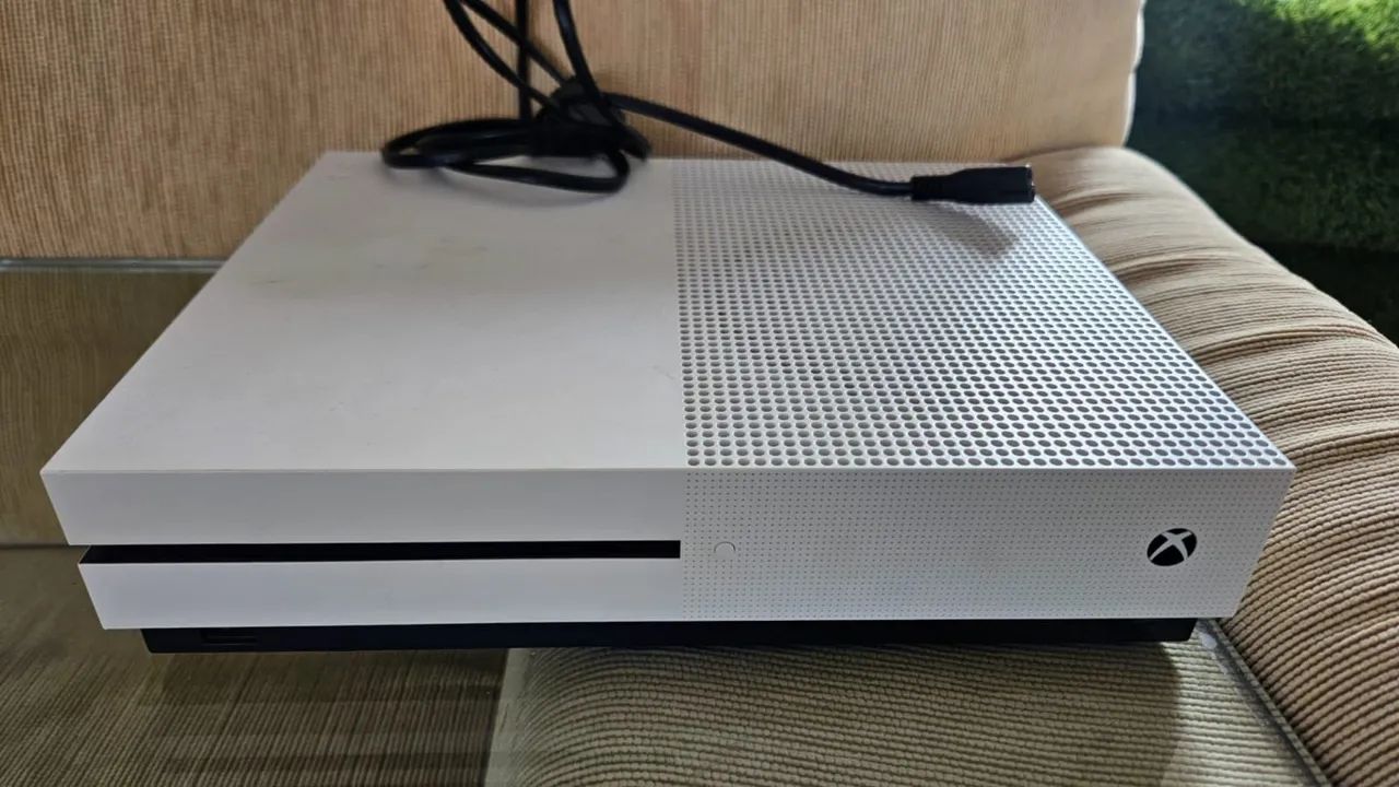 XBOX ONE S 1 TB pouco usado com controle original  - Foto 2