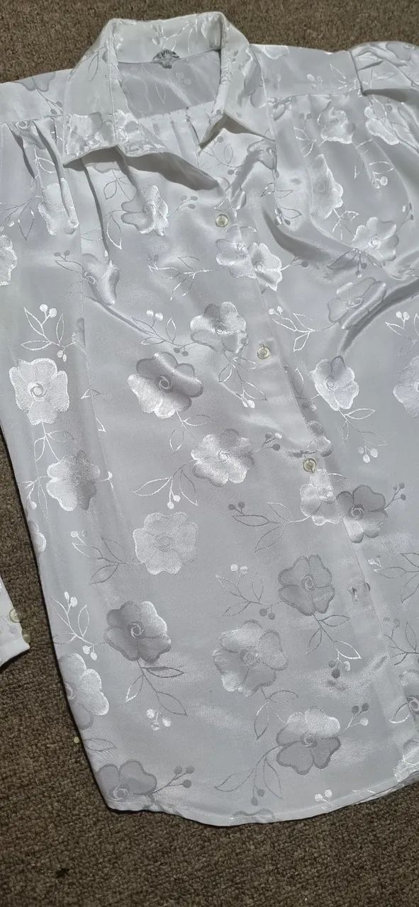 Casaco G branco com ombreiras lindíssimo - Foto 5