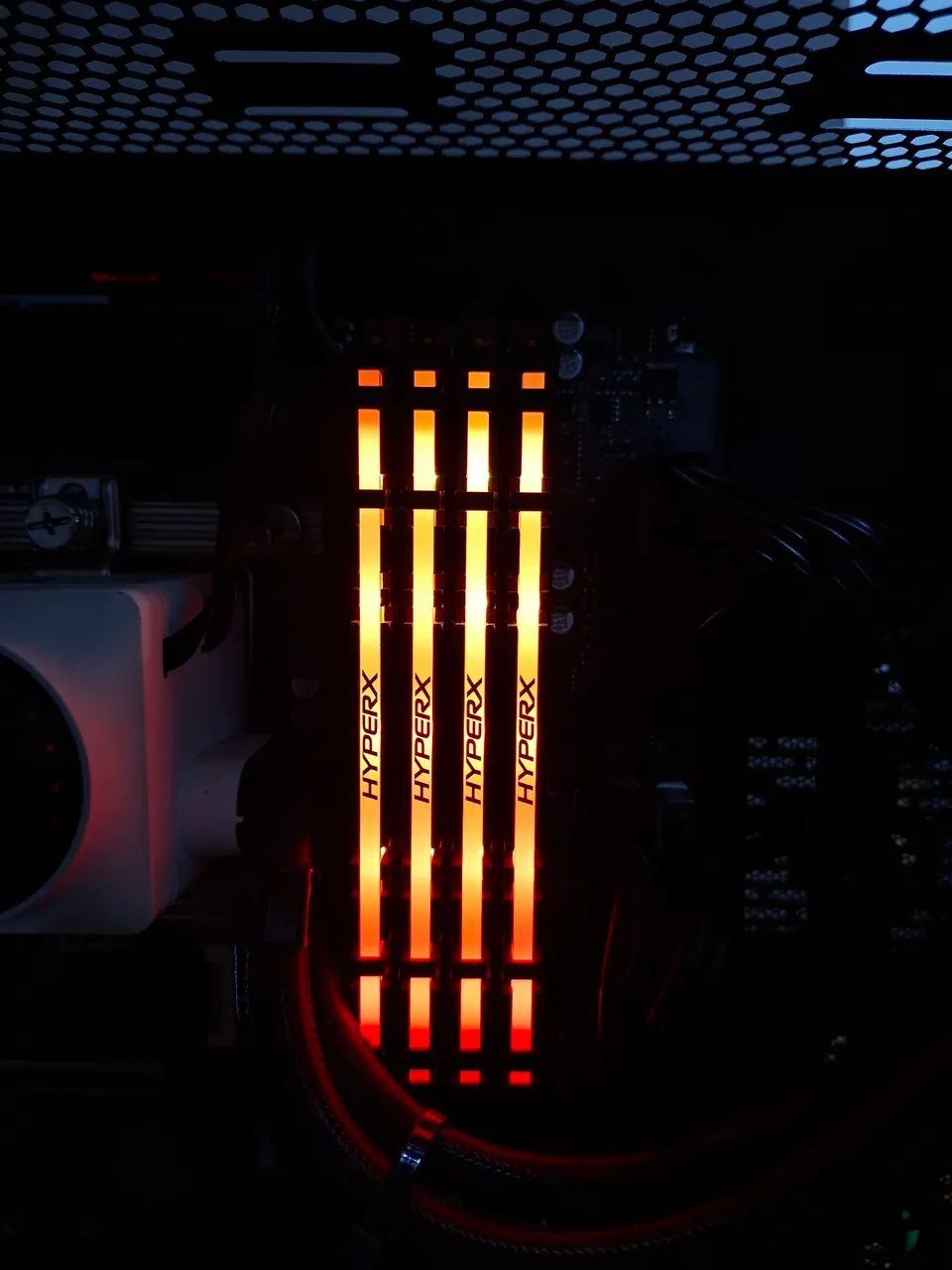 Gabinete Gamer RTX 3060 i9 9900k 32Gb Ram - Foto 4