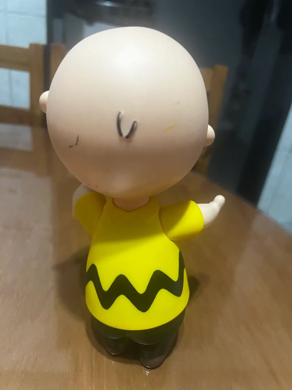 Boneco Charlie Brown Turma do Snoopy - Vinil 15cm  - Foto 3