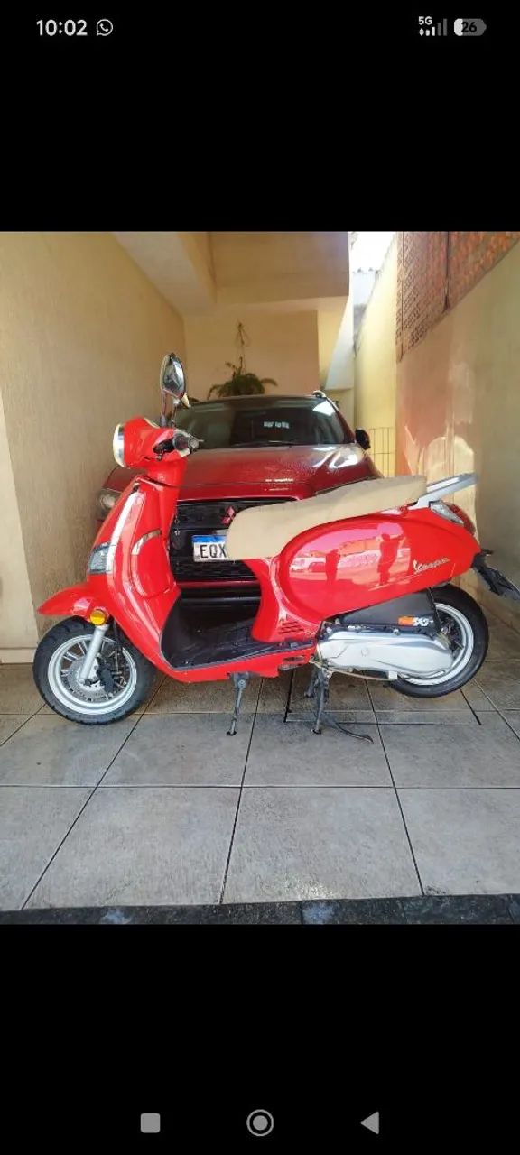 Moto da marca bee Mônaco de 150 cc 