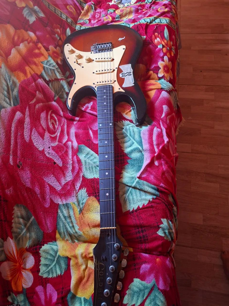 Guitarra De Marca Golde aceito troca em celular e da Samsung A15 5G ou outros  - Foto 3