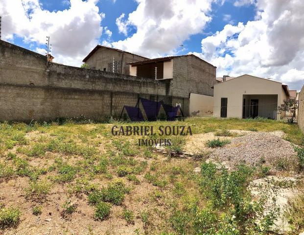 Belíssima Casa Solta com Amplo Terreno (484m² / 3 Quartos / 5 Vagas) na Maraponga - Foto 13