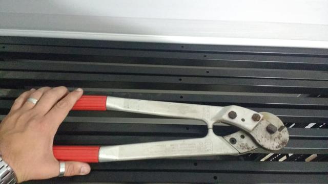 Alicate para cortar Cabos de Aço