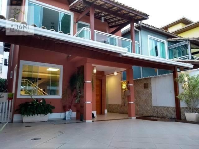 Excelente Casa Duplex, de Alto Padrão, no bairro Costazul.